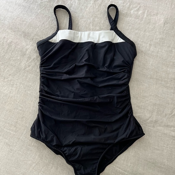 Miracle suit One Piece 16W - Picture 4 of 9